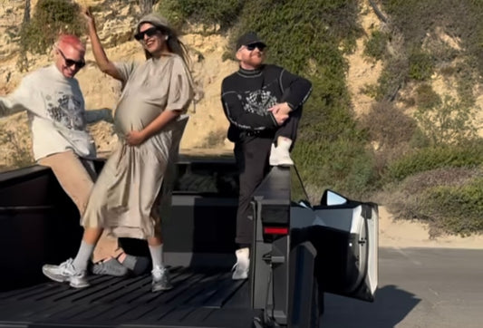 Le groupe superstar, Major Lazer propose une version anniversaire de « Guns Don’t Kill People…Lazers Do »