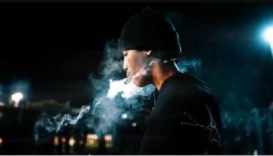 So La Lune dévoile le clip « Sa teille son J »